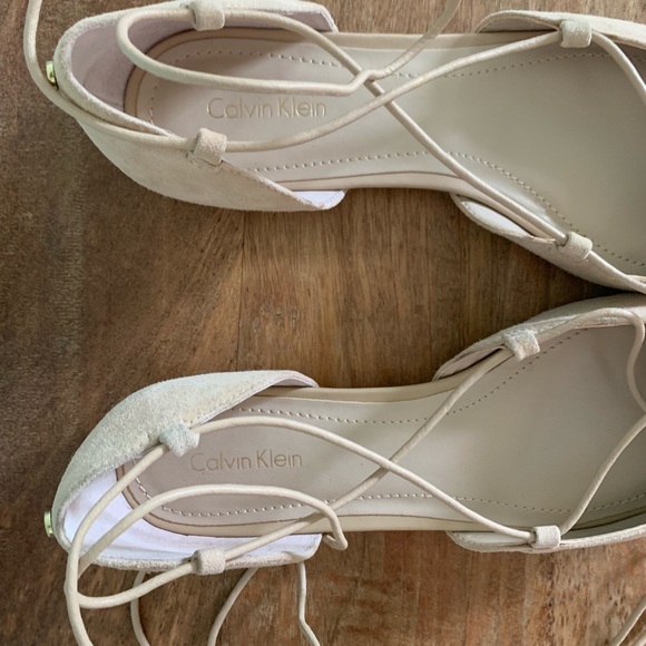 NWOT Calvin Klein Lace Up Haida Sandstorm Flats - Picture 4 of 7